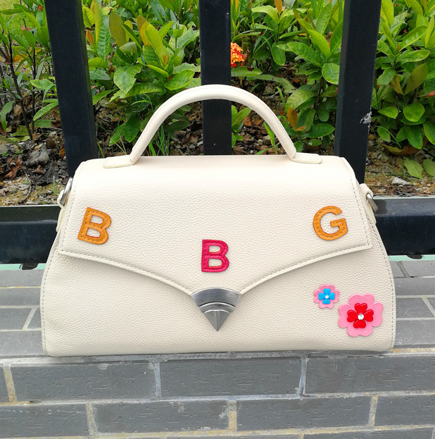 BBG Sac Damour,Stylish Leather Handbag,Cream Crossbody Bag